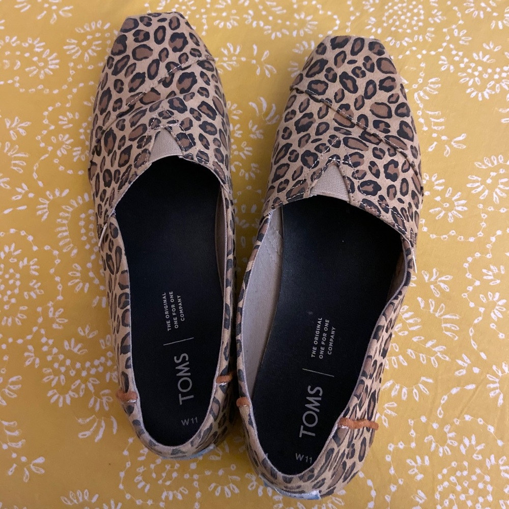 Women’s Toms Leopard size 11